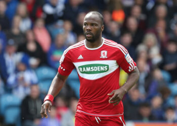 Angleterre : Bassong perd son trône et se blesse, Bikey assure