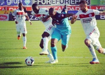 Turquie : Kweuke bloque Zoua, Mandjeck observe, Sutchuin freiné