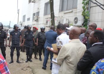 Fecafoot, Batamack passe en force dans le Littoral