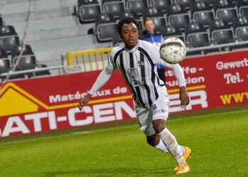 Belgique : Raoul Kenne et Eupen ne lâchent pas du lest