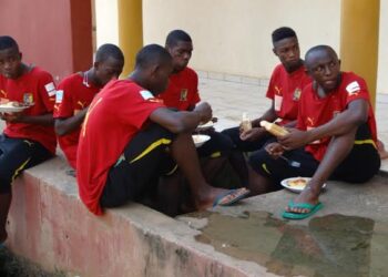 Lions cadets : Restaurant en plein air et sans télé