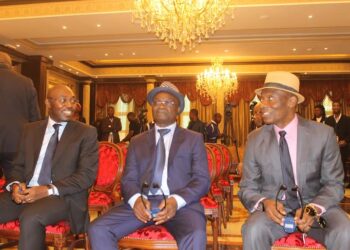 Roger Milla encense Mbia, tance Moukandjo et Salli