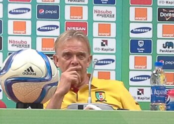 Volker Finke : «C’est moi qui décide de qui va jouer»