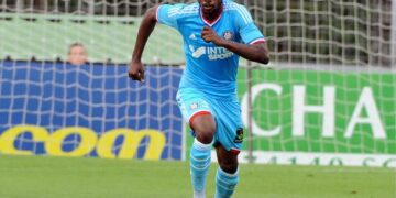 OM : Bielsa veut faire jouer Nkoulou en « 6 »