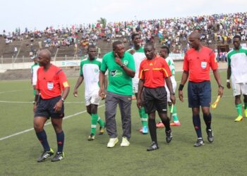 LFPC : Cinq arbitres frappés de suspension