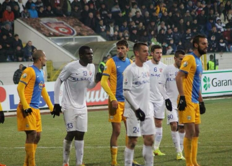 Roumanie : Ngadeu voit jaune, Olinga s’impatiente