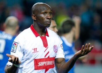 FC Séville : Mbia revient de Thaïlande et file à l’infirmerie