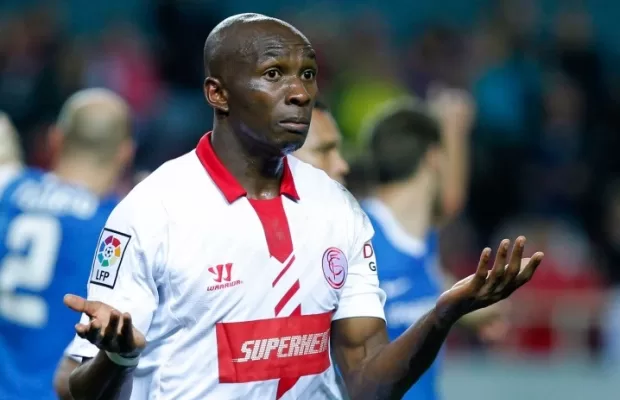 FC Séville : Mbia revient de Thaïlande et file à l’infirmerie