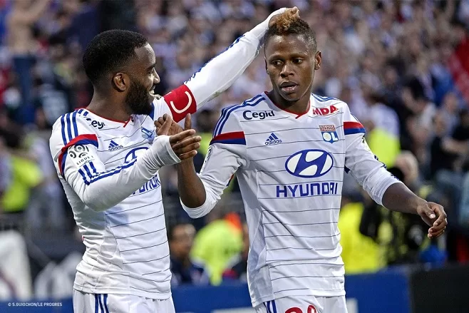 Avec Clinton Njié, l’OL reprend le pouvoir en attendant …