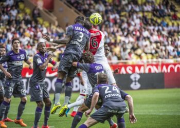 France : Kana-Biyik assène un «Tchakap» à Dirar et voit rouge (vidéo)