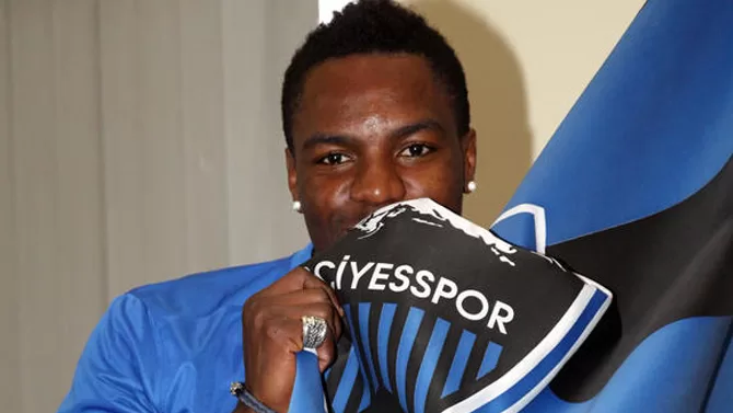 Kayseri : Mandjeck mis à l’étroit. Pour avoir choisi les Lions?