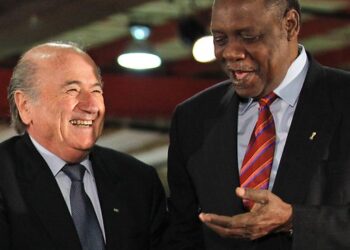 Crise à la FIFA : la CAF soutient Joseph Blatter
