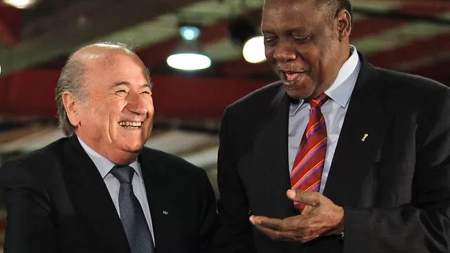 Crise à la FIFA : la CAF soutient Joseph Blatter
