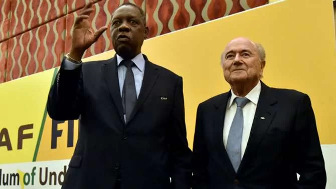 Issa Hayatou approché par la police Suisse