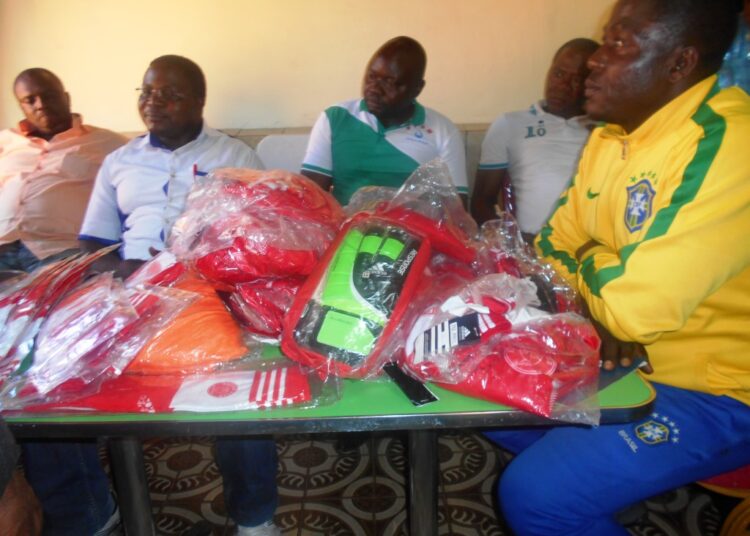 Ligue 2 : Un don en équipement pour le Racing de Bafoussam