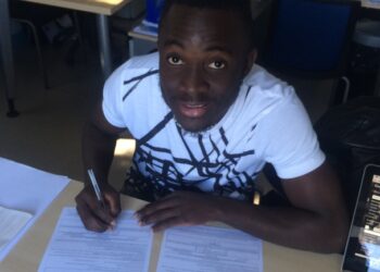 Niort : Bassock Daouda signe son premier contrat professionnel