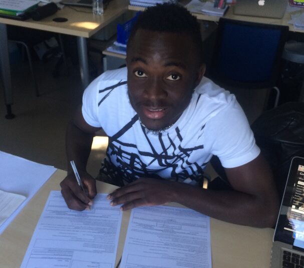 Niort : Bassock Daouda signe son premier contrat professionnel