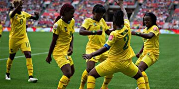 Lionnes : Eto&rsquo;o félicite, Mboma encourage