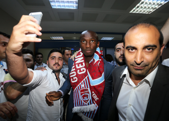 [Officiel] Stéphane Mbia  à Trabzonspor