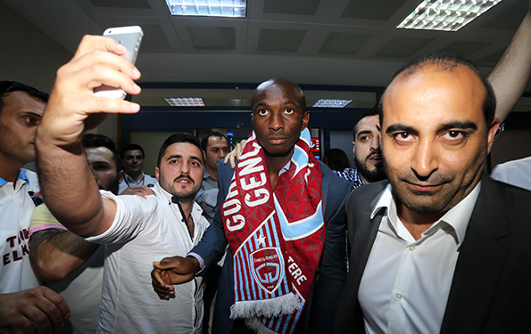 [Officiel] Stéphane Mbia  à Trabzonspor