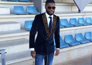 Mercato : City et Chelsea convoitent Alex Song