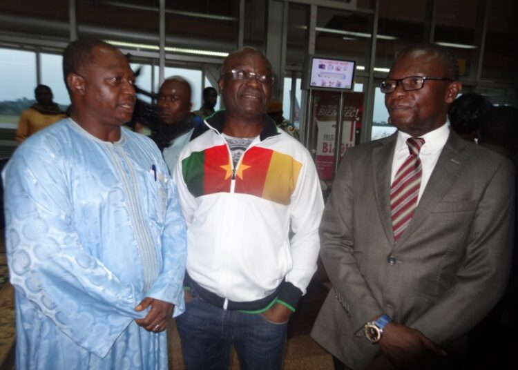 Retour des Lionnes: du beau monde à l’aéroport