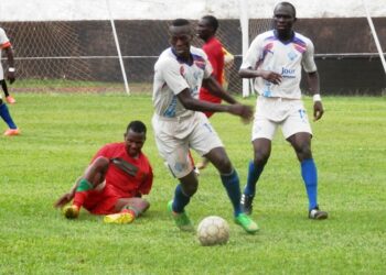 L1 : Canon tire la langue, Apejes suce le doigt (1-2)