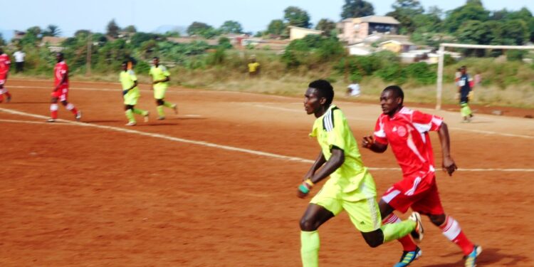Racing s’impose dans la douleur à Bafoussam (1-0)