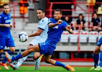 [Vidéo] L’incroyable reprise de volée depuis le rond central de Marcel Ndjeng