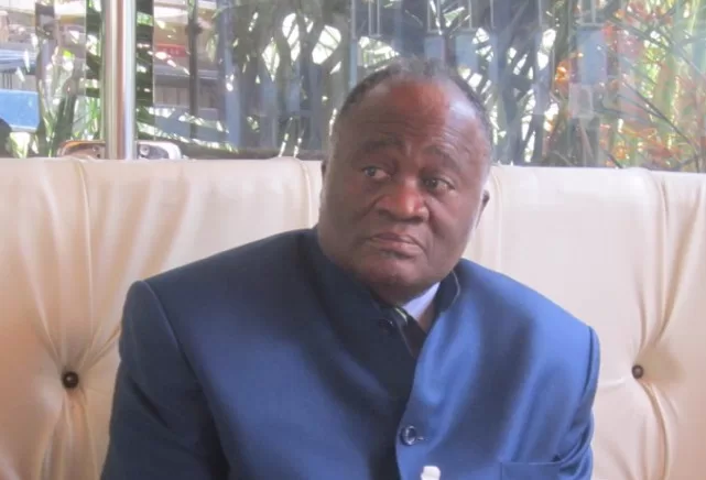 Un rapport financier de la gestion de J. Owona exigé