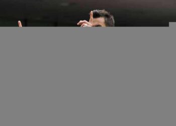 Angleterre : Bong passeur décisif et leader de Championship