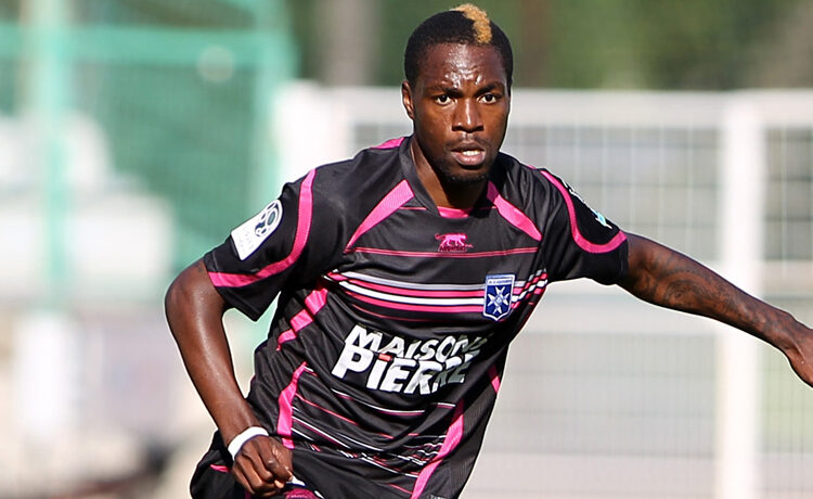 Transfert : Mandjeck signe deux ans à Metz