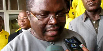 Le gouverneur du Littoral encourage les U17