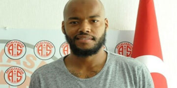 Raïs Mbolhi : « Eto’o m’aide énormément à Antalya »