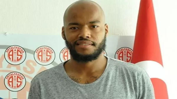 Raïs Mbolhi : « Eto’o m’aide énormément à Antalya »