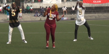 Coco argentée enflamme le stade de la réunification de Douala