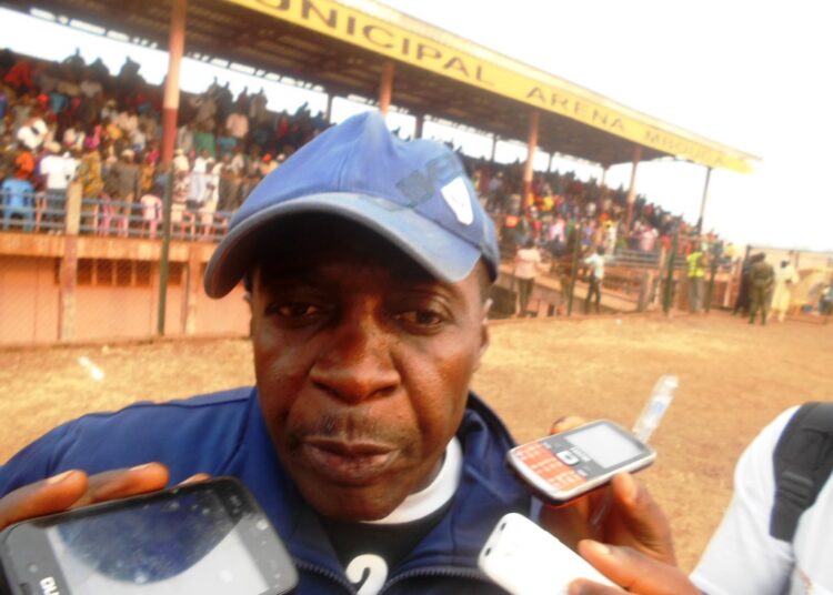 Astres de Douala: Charlemagne Mbongo sur un fauteuil éjectable