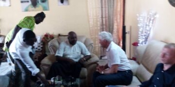 Hugo  Broos chez la famille  Ebosse