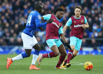 PL : Alexandre Song brille, Bassong sombre davantage