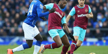 PL : Alexandre Song brille, Bassong sombre davantage