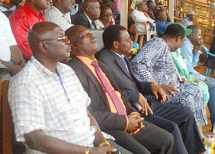 Ouest: Quand le Délégué du Minsep dort au stade