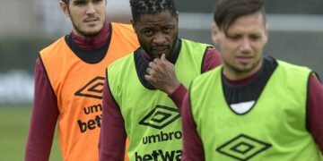 PL : Song encore sur la banquette, Bassong de retour