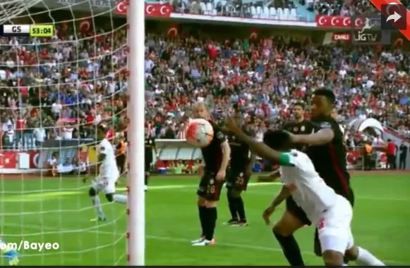 Turquie : Samuel Eto’o et la main de Dieu [vidéo]