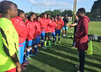 Lionnes militaires: Moukandjo apporte son soutien