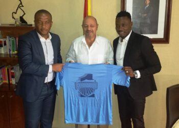 Visite : Carlos Kameni chez l’Ambassadeur d’Espagne