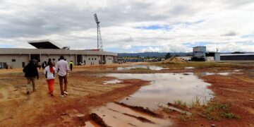 Les deux visages du stade omnisports de Bafoussam