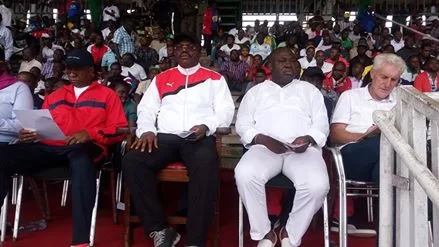 Astres – Canon: Hugo Broos s&rsquo;est tellement ennuyé