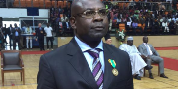 Fécafoot : attendu chez le juge, Tombi va en France