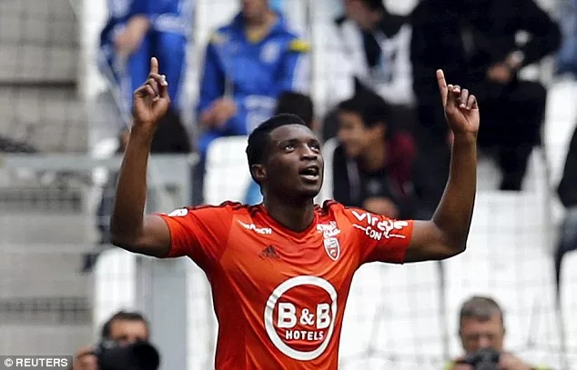 L1 : Moukandjo débute par un doublé