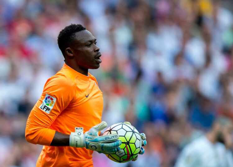 Idriss Carlos Kameni continue de dribbler Hugo Broos